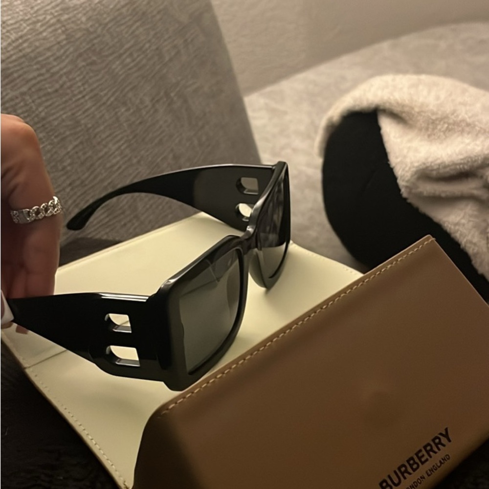 Burberry Glossy Black Sunglasses - Picture 1 of 3